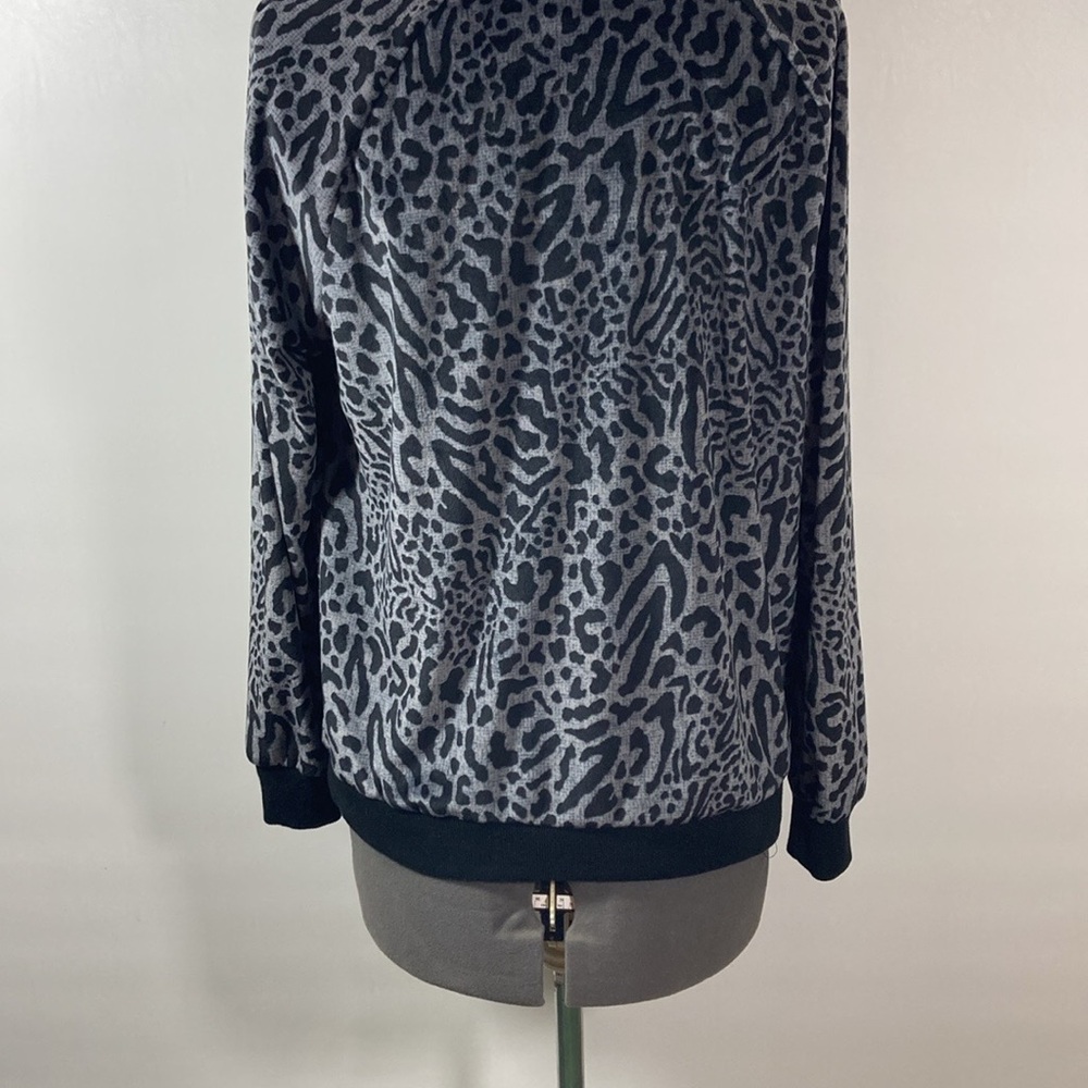 Secret Treasures Top Women Size S Animal Print Cozy Velour Soft Stretch - Picture 5 of 9